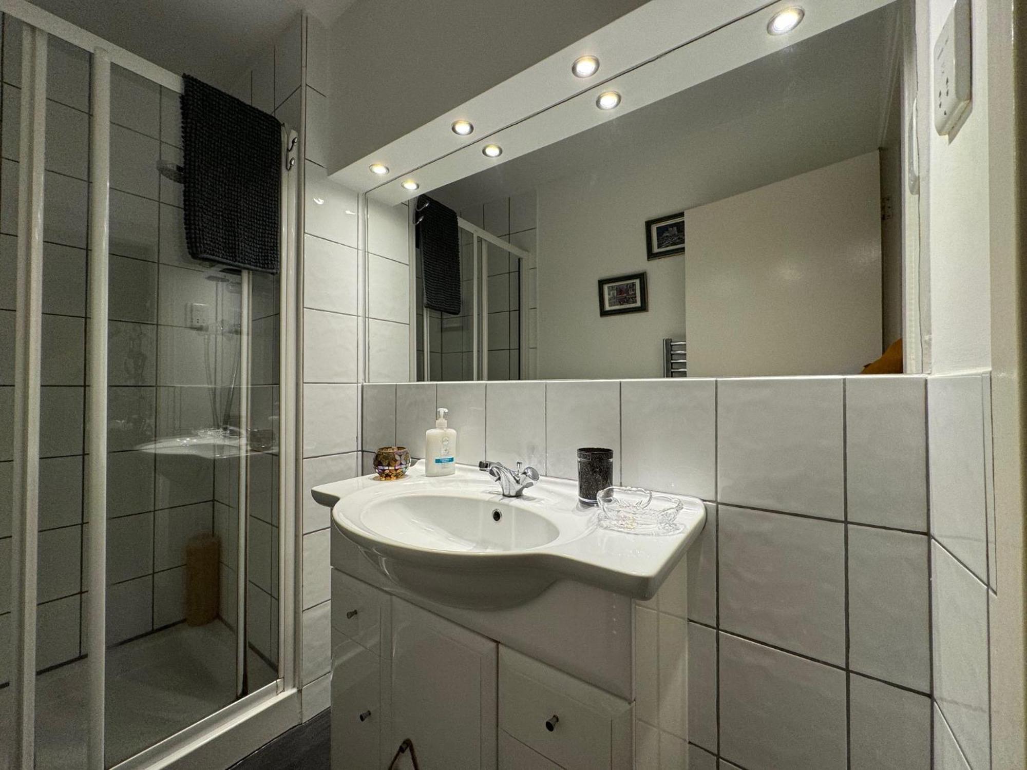 Edinburgh Two Bedroom Apartment With Free Side Street Parking 24 Hours エクステリア 写真